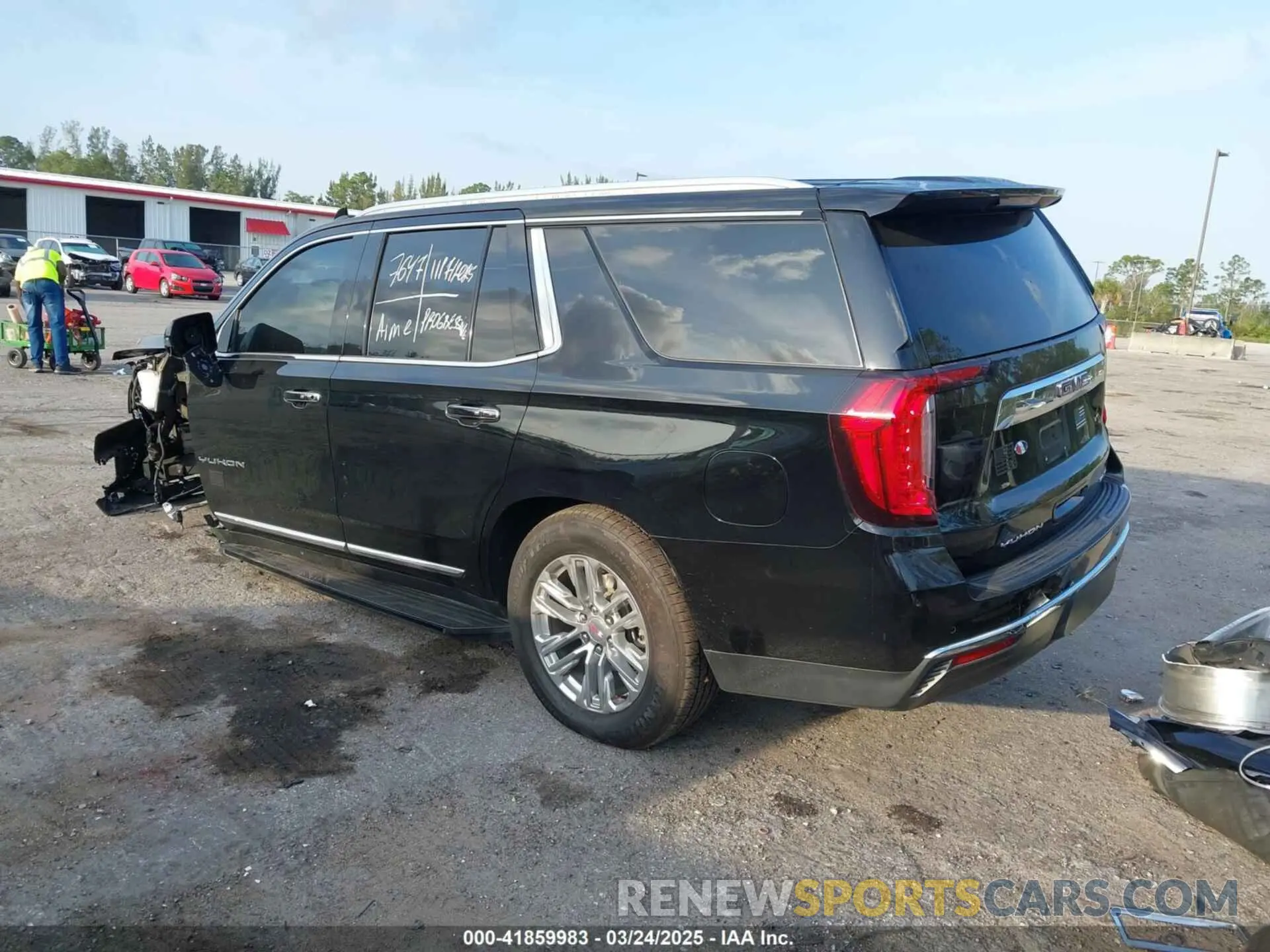 3 Photograph of a damaged car 1GKS1BKD8MR264204 GMC YUKON 2021