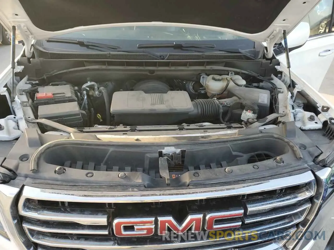 12 Photograph of a damaged car 1GKS1BKD9MR442072 GMC YUKON 2021