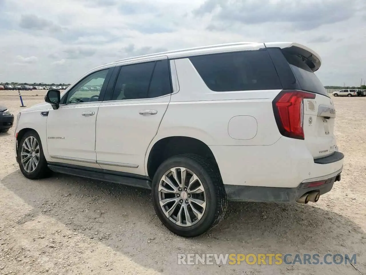 2 Photograph of a damaged car 1GKS1DKL0MR161622 GMC YUKON 2021