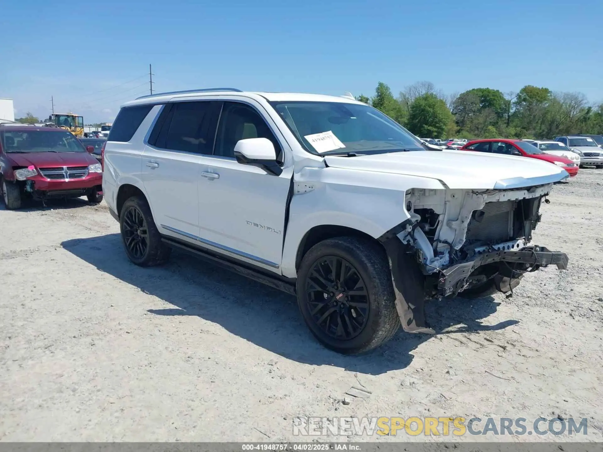 1 Photograph of a damaged car 1GKS1DKL2MR142019 GMC YUKON 2021
