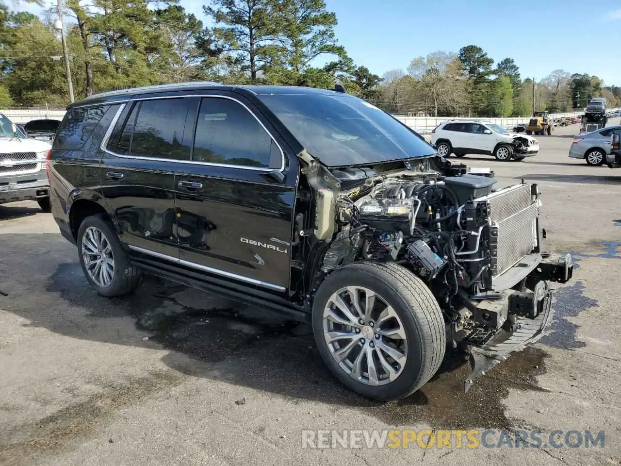4 Photograph of a damaged car 1GKS1DKL3MR394376 GMC YUKON 2021
