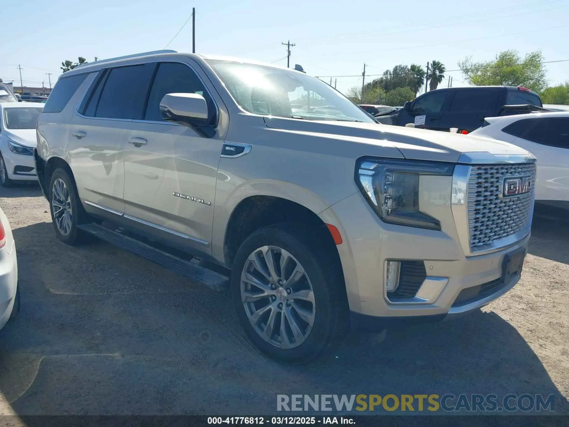 1 Photograph of a damaged car 1GKS1DKL6MR191045 GMC YUKON 2021