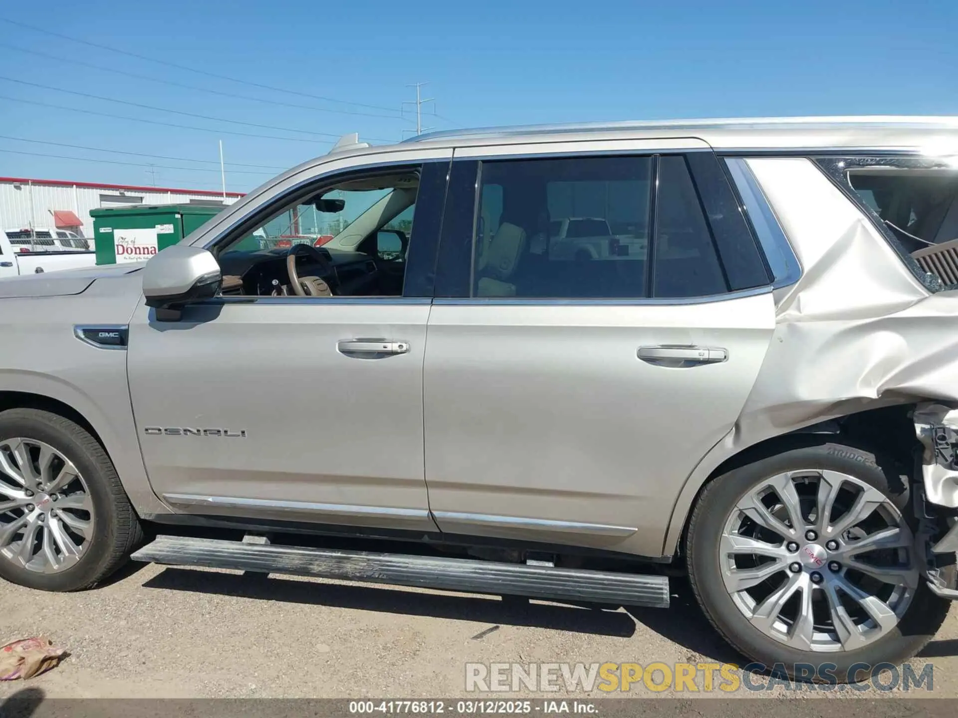 13 Photograph of a damaged car 1GKS1DKL6MR191045 GMC YUKON 2021