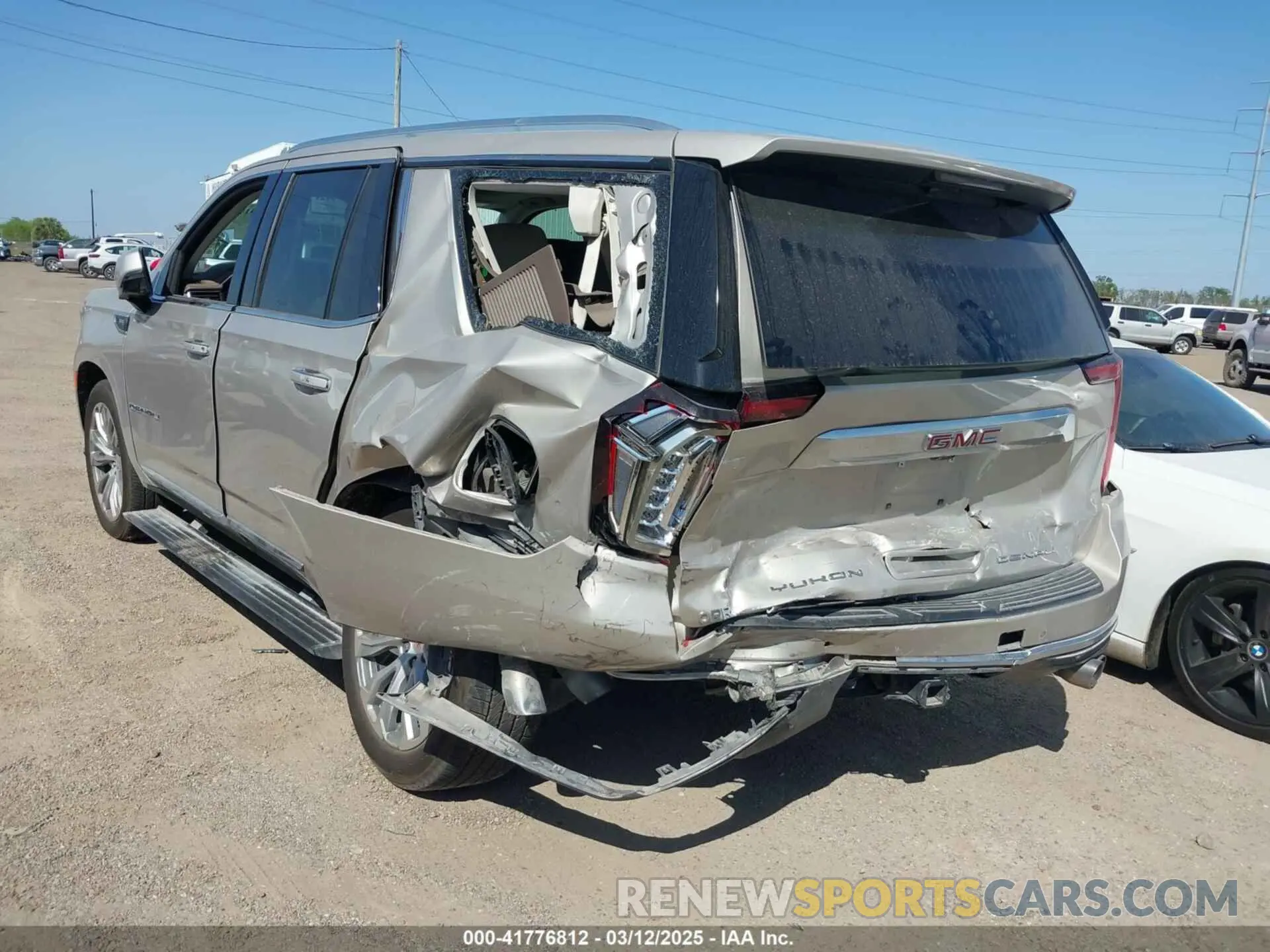 6 Photograph of a damaged car 1GKS1DKL6MR191045 GMC YUKON 2021