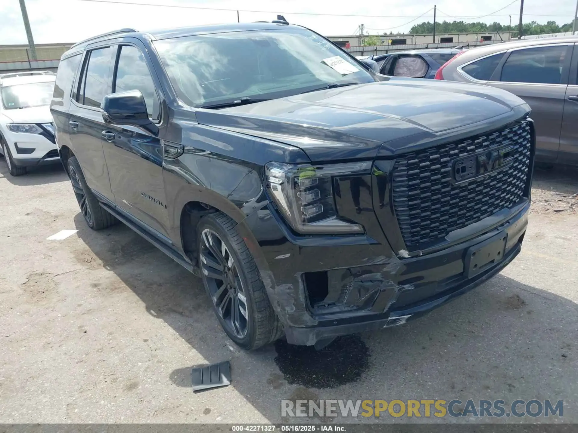 1 Photograph of a damaged car 1GKS1DKL9MR189435 GMC YUKON 2021