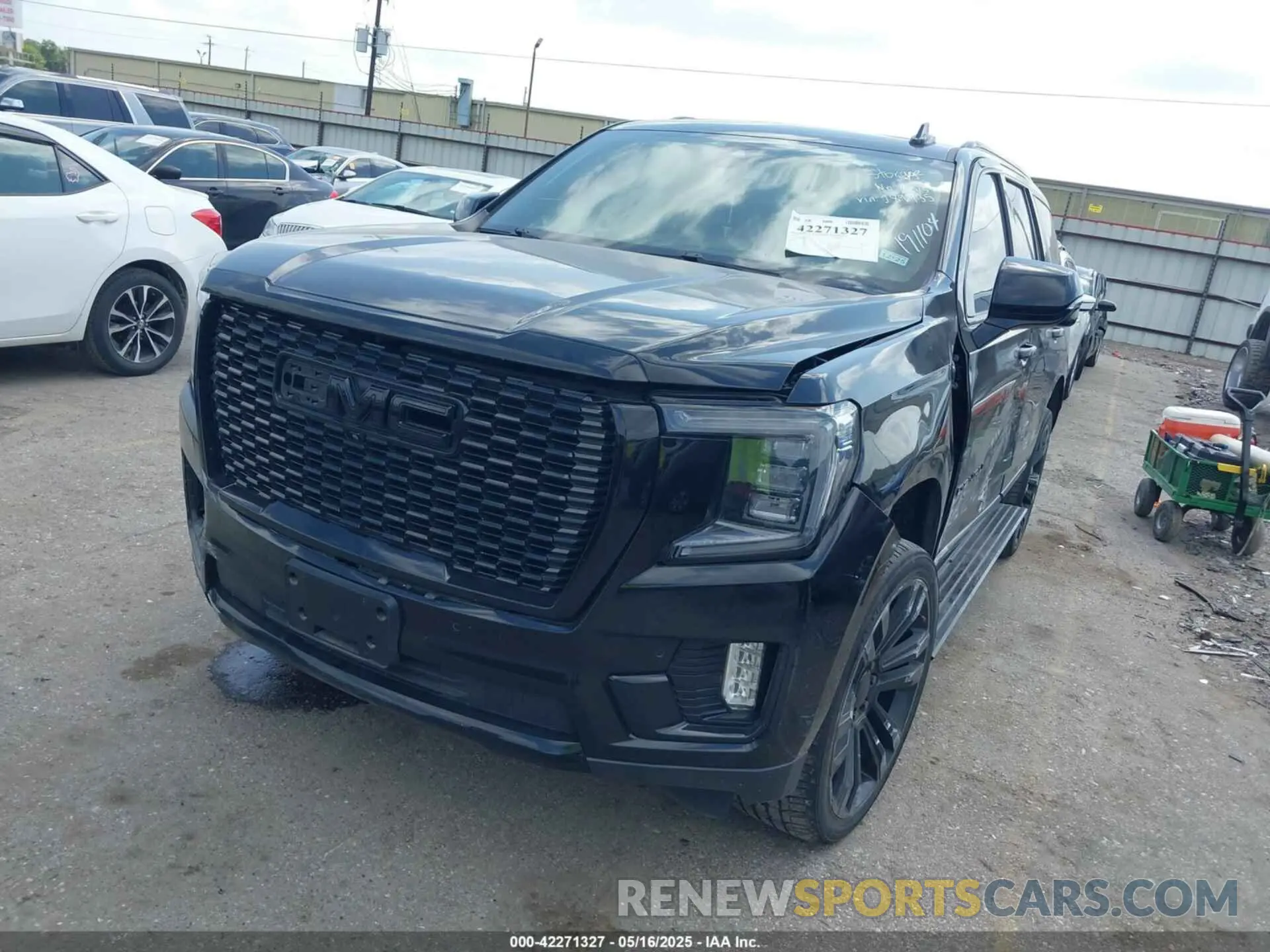 2 Photograph of a damaged car 1GKS1DKL9MR189435 GMC YUKON 2021