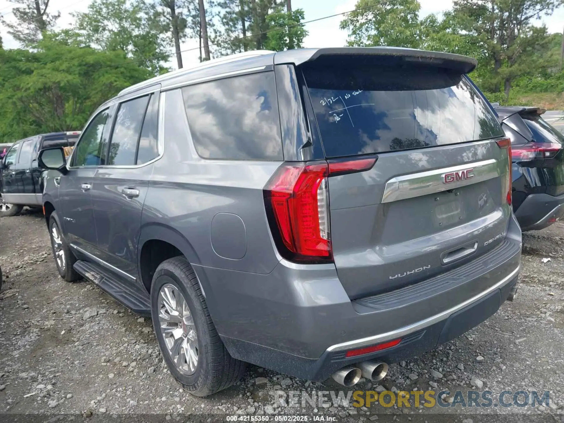 3 Photograph of a damaged car 1GKS1DKL9MR207514 GMC YUKON 2021