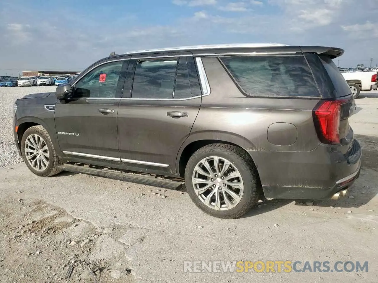 2 Photograph of a damaged car 1GKS1DKLXMR231921 GMC YUKON 2021