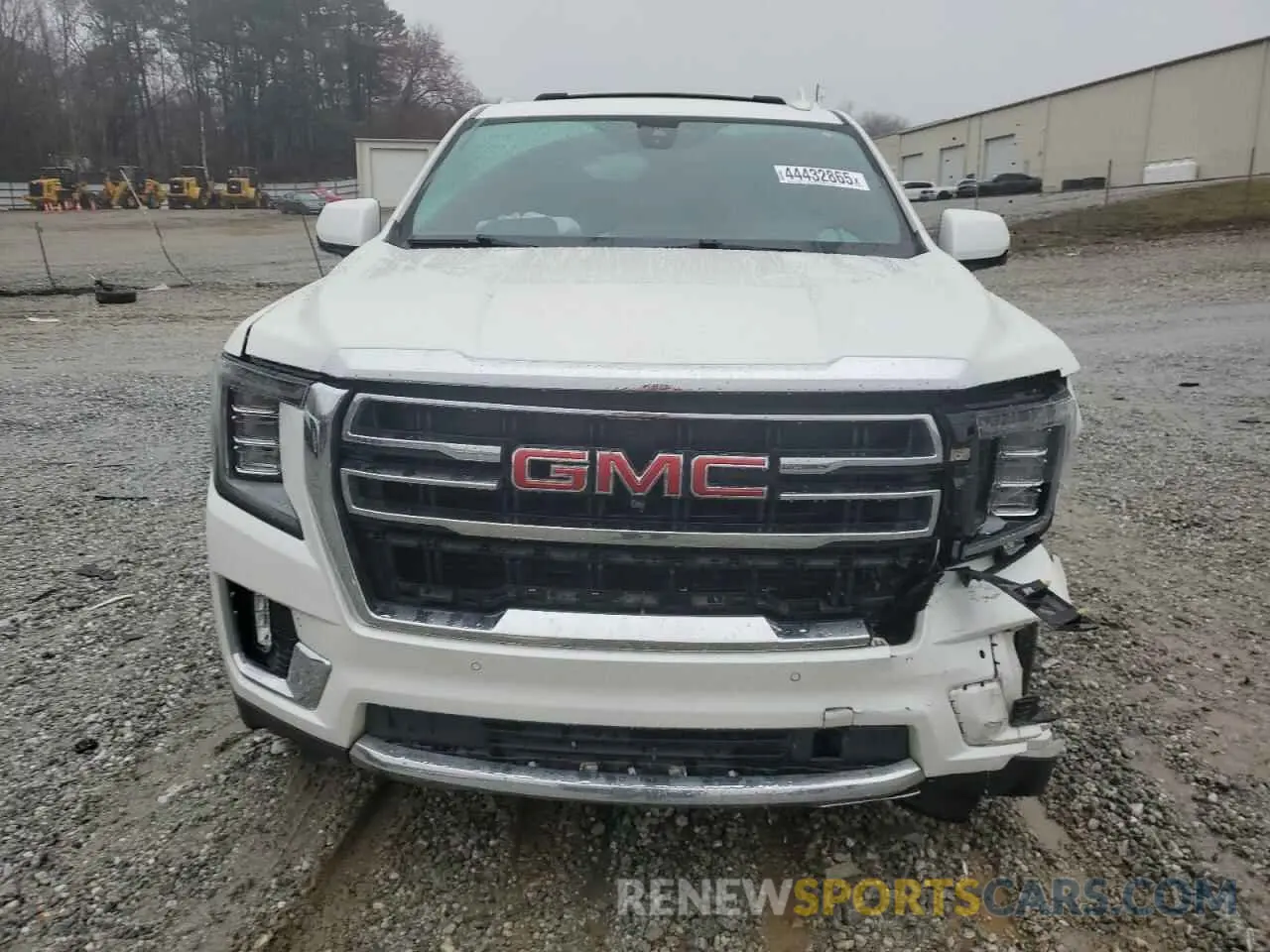 5 Photograph of a damaged car 1GKS1GKD1MR474382 GMC YUKON 2021