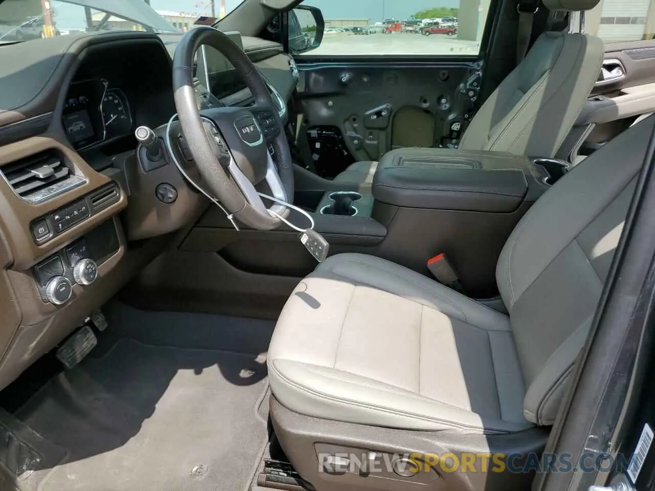 7 Photograph of a damaged car 1GKS1GKD7MR291908 GMC YUKON 2021