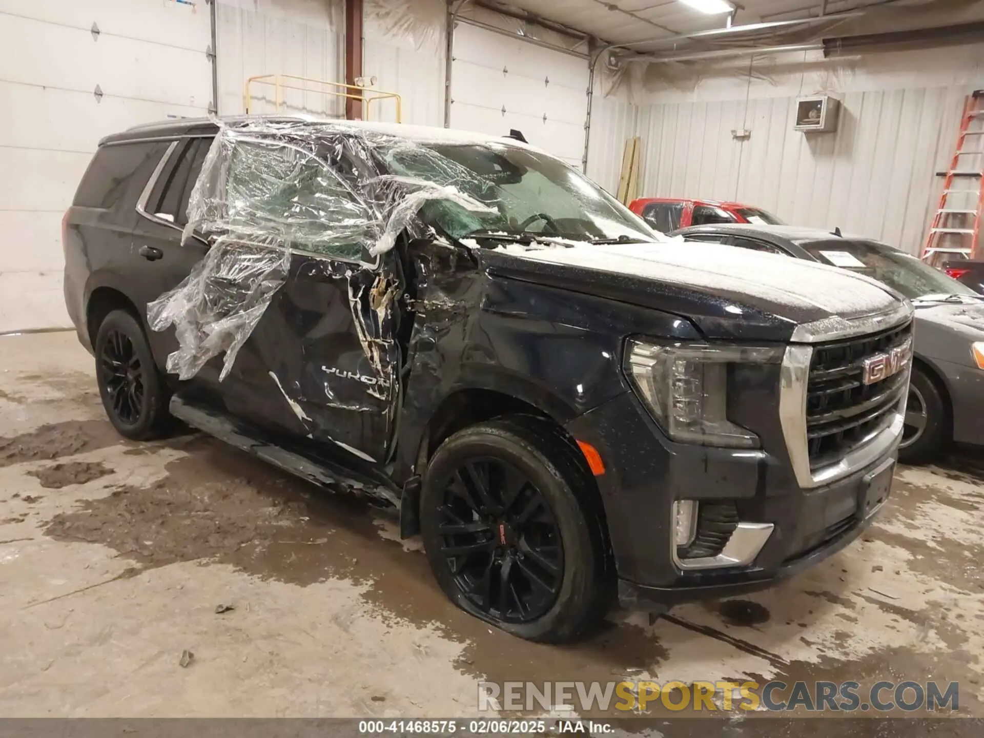 1 Photograph of a damaged car 1GKS2AKD5MR404460 GMC YUKON 2021