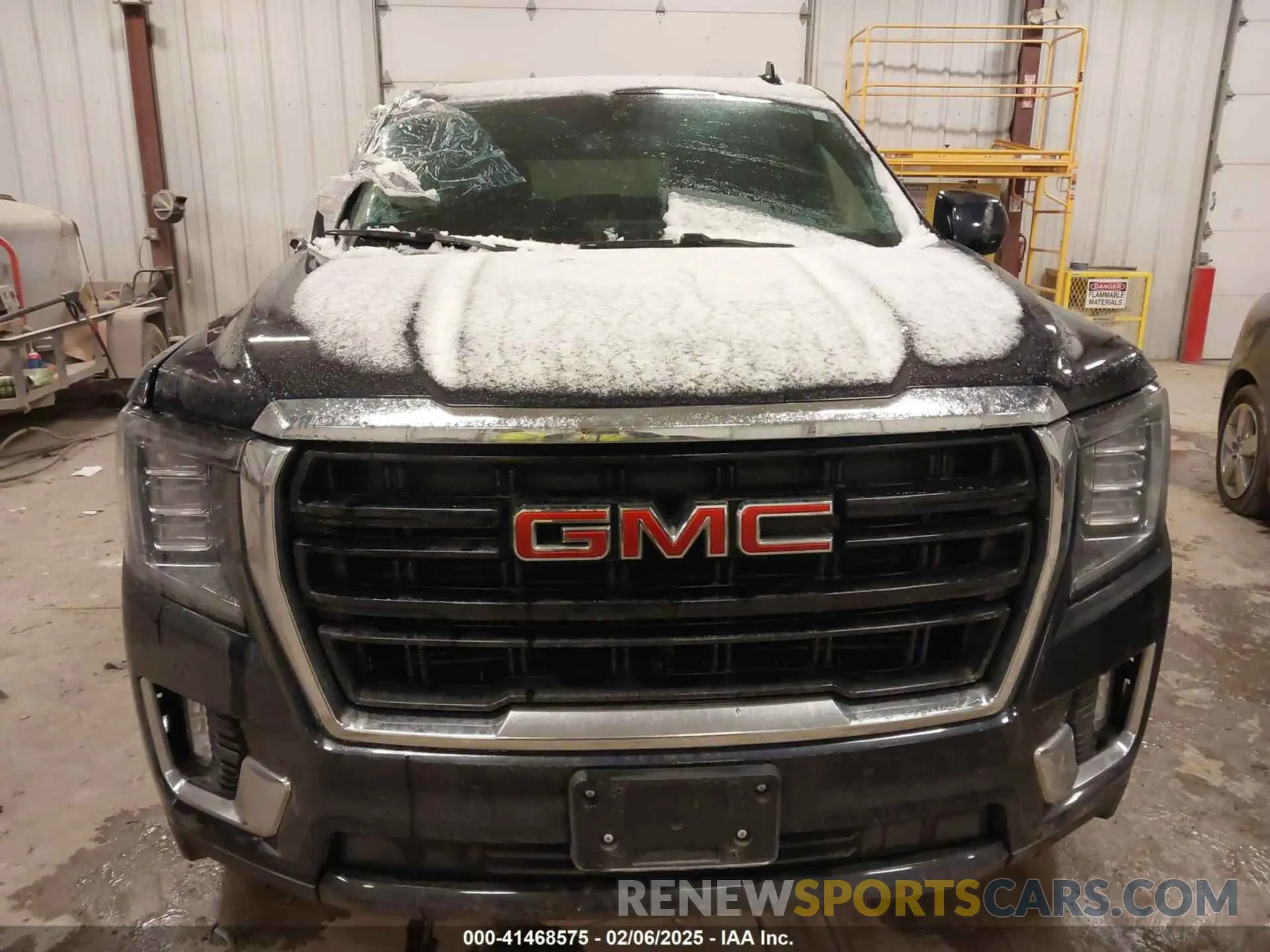 12 Photograph of a damaged car 1GKS2AKD5MR404460 GMC YUKON 2021