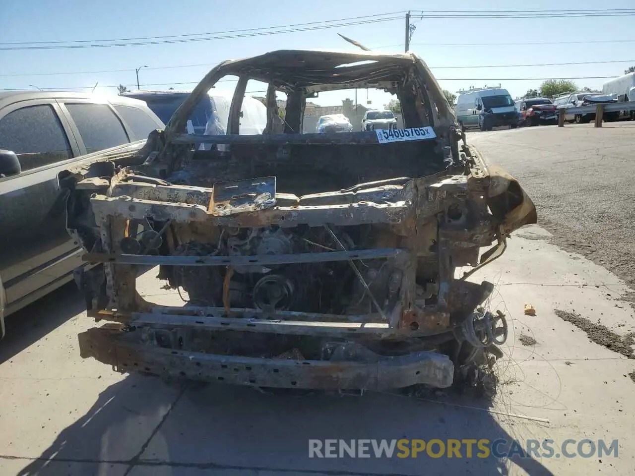 5 Photograph of a damaged car 1GKS2AKD6MR456079 GMC YUKON 2021