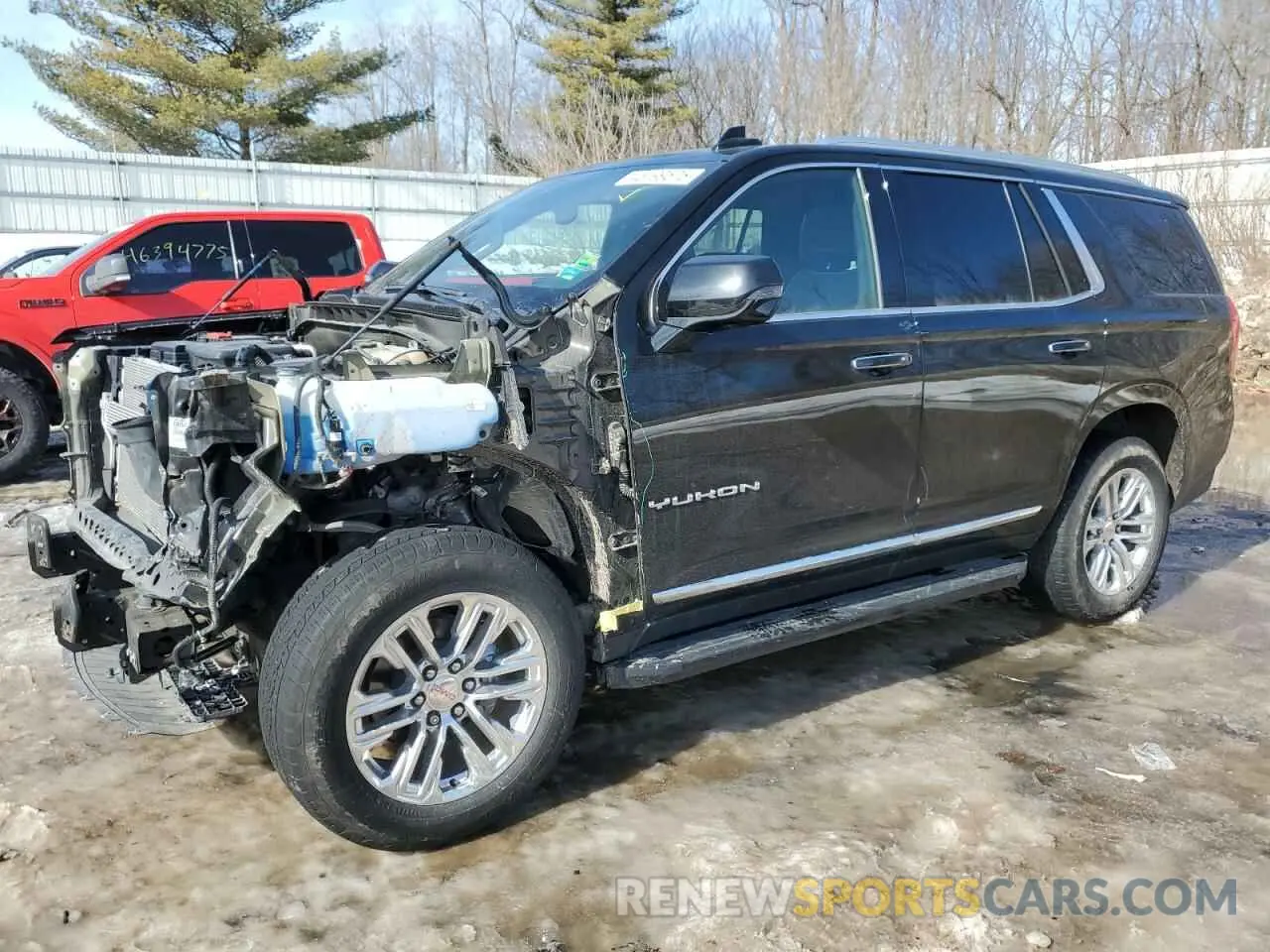 1 Photograph of a damaged car 1GKS2BKD2MR117308 GMC YUKON 2021