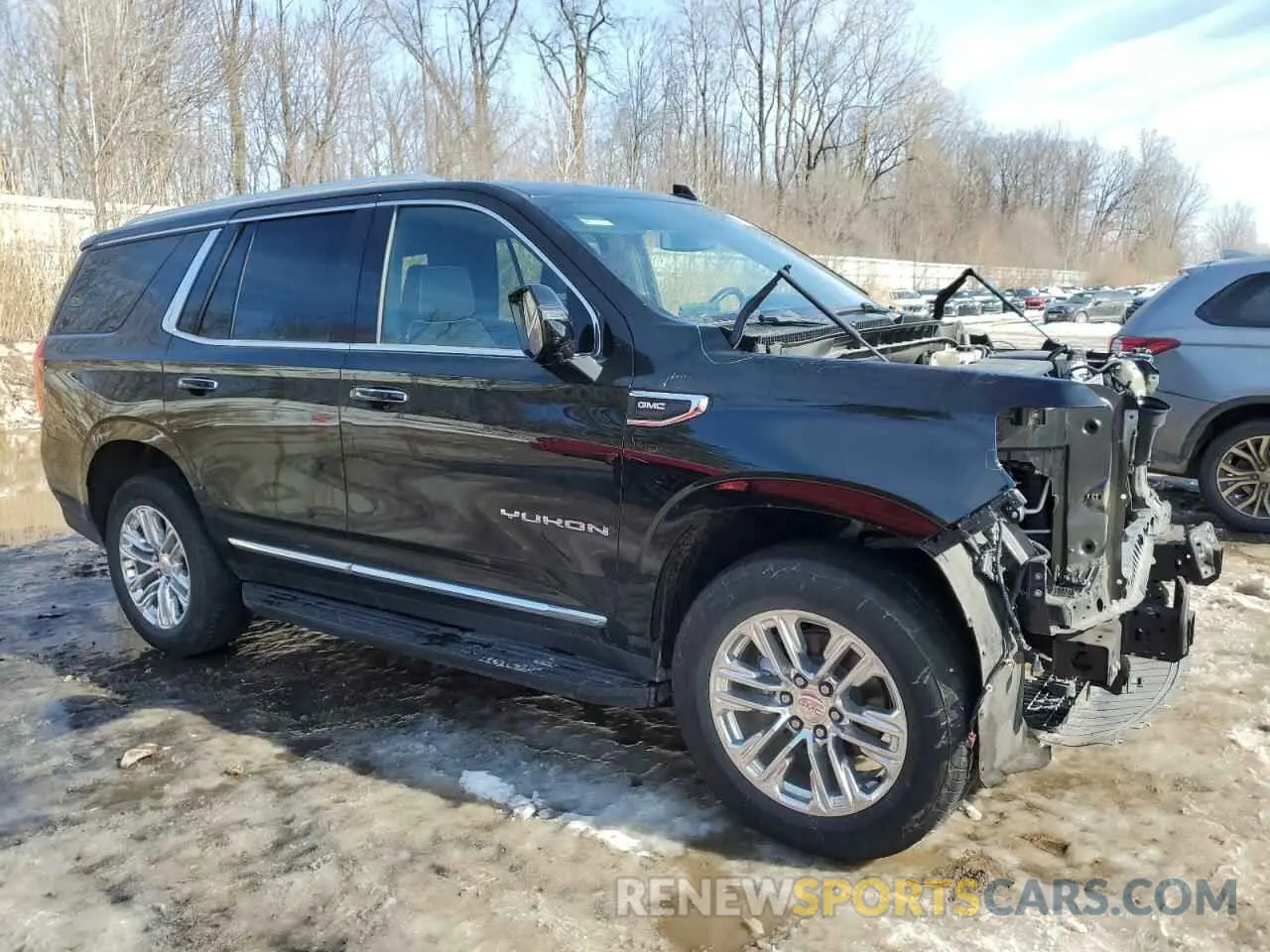 4 Photograph of a damaged car 1GKS2BKD2MR117308 GMC YUKON 2021