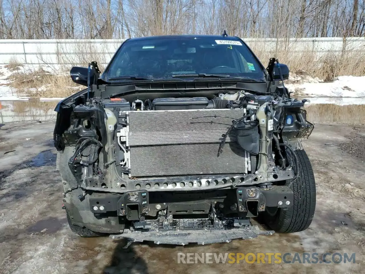 5 Photograph of a damaged car 1GKS2BKD2MR117308 GMC YUKON 2021