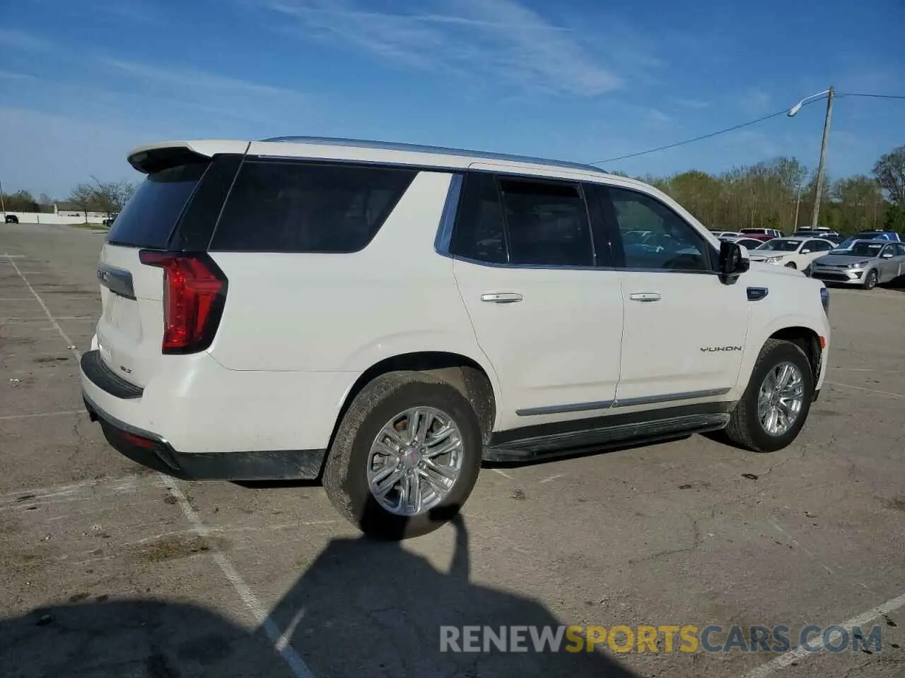 3 Photograph of a damaged car 1GKS2BKD2MR148235 GMC YUKON 2021