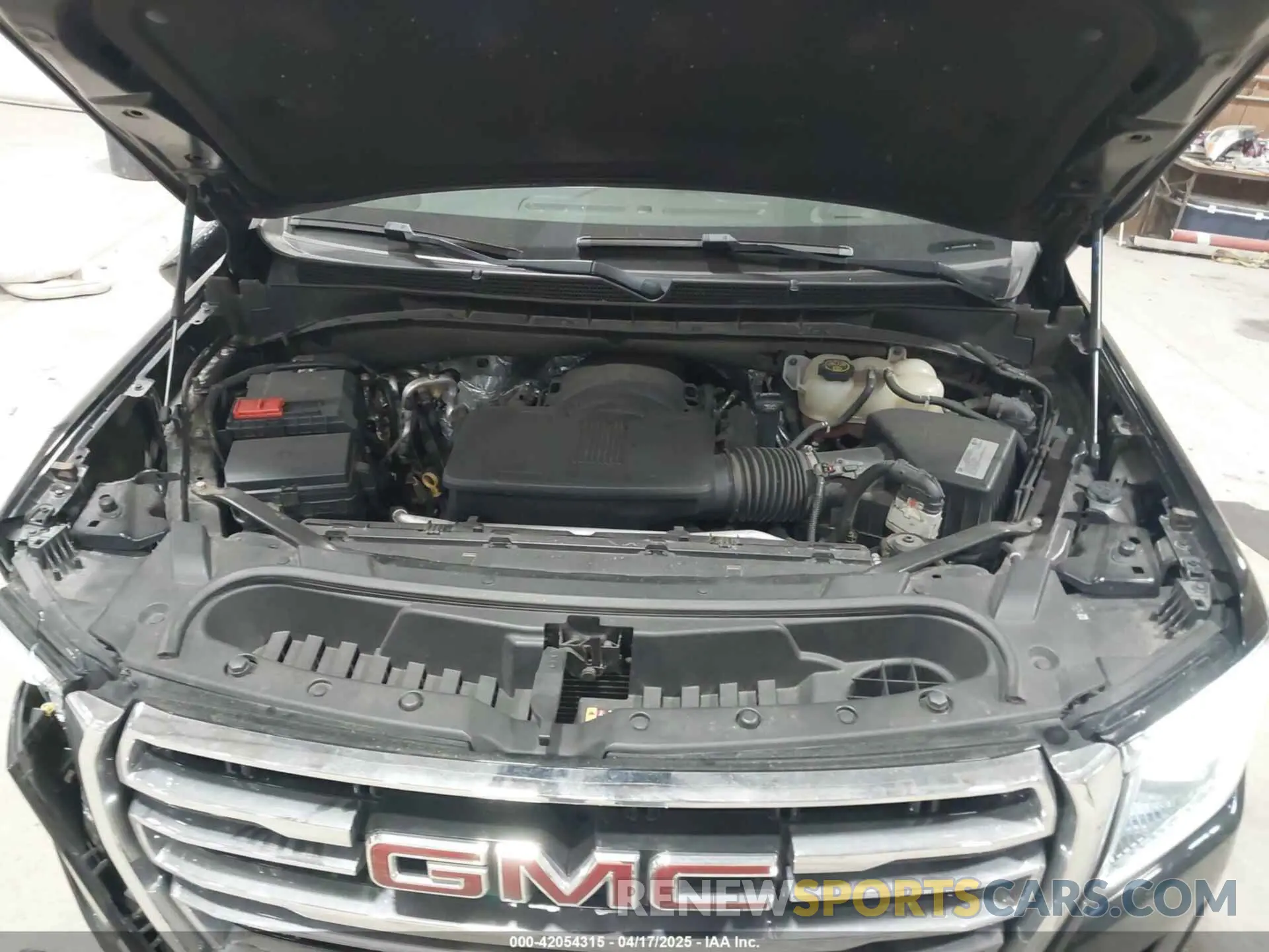 10 Photograph of a damaged car 1GKS2BKD2MR185771 GMC YUKON 2021