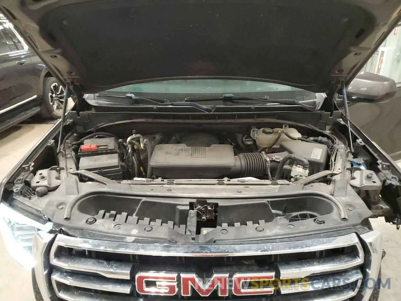 12 Photograph of a damaged car 1GKS2BKD2MR276684 GMC YUKON 2021