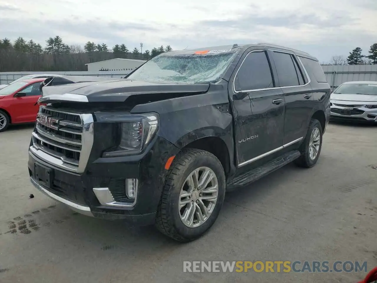 1 Photograph of a damaged car 1GKS2BKD2MR478652 GMC YUKON 2021