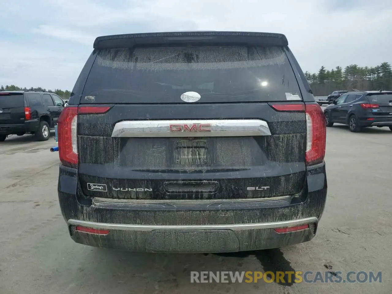 6 Photograph of a damaged car 1GKS2BKD2MR478652 GMC YUKON 2021