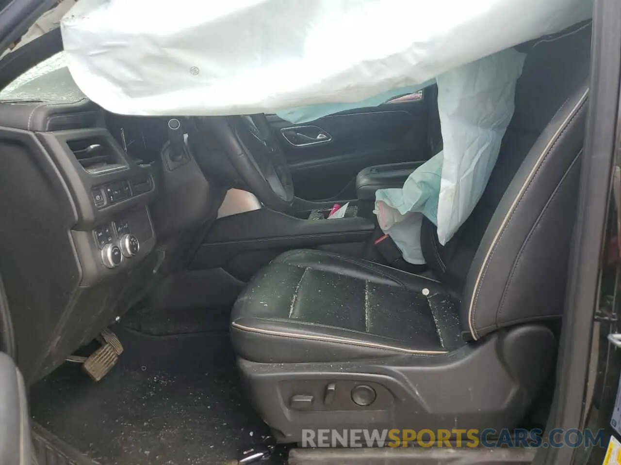 7 Photograph of a damaged car 1GKS2BKD2MR478652 GMC YUKON 2021