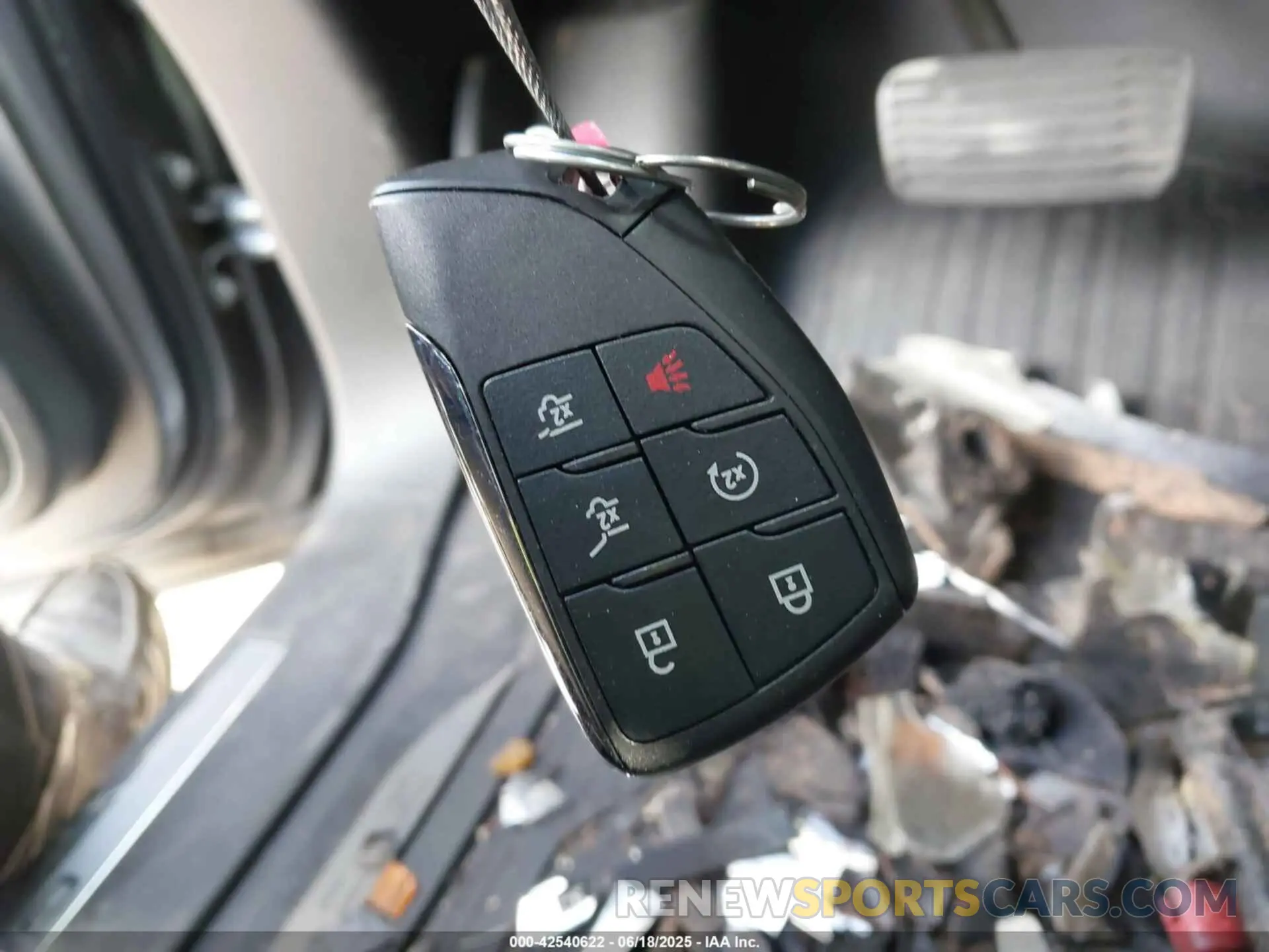11 Photograph of a damaged car 1GKS2BKD3MR433011 GMC YUKON 2021