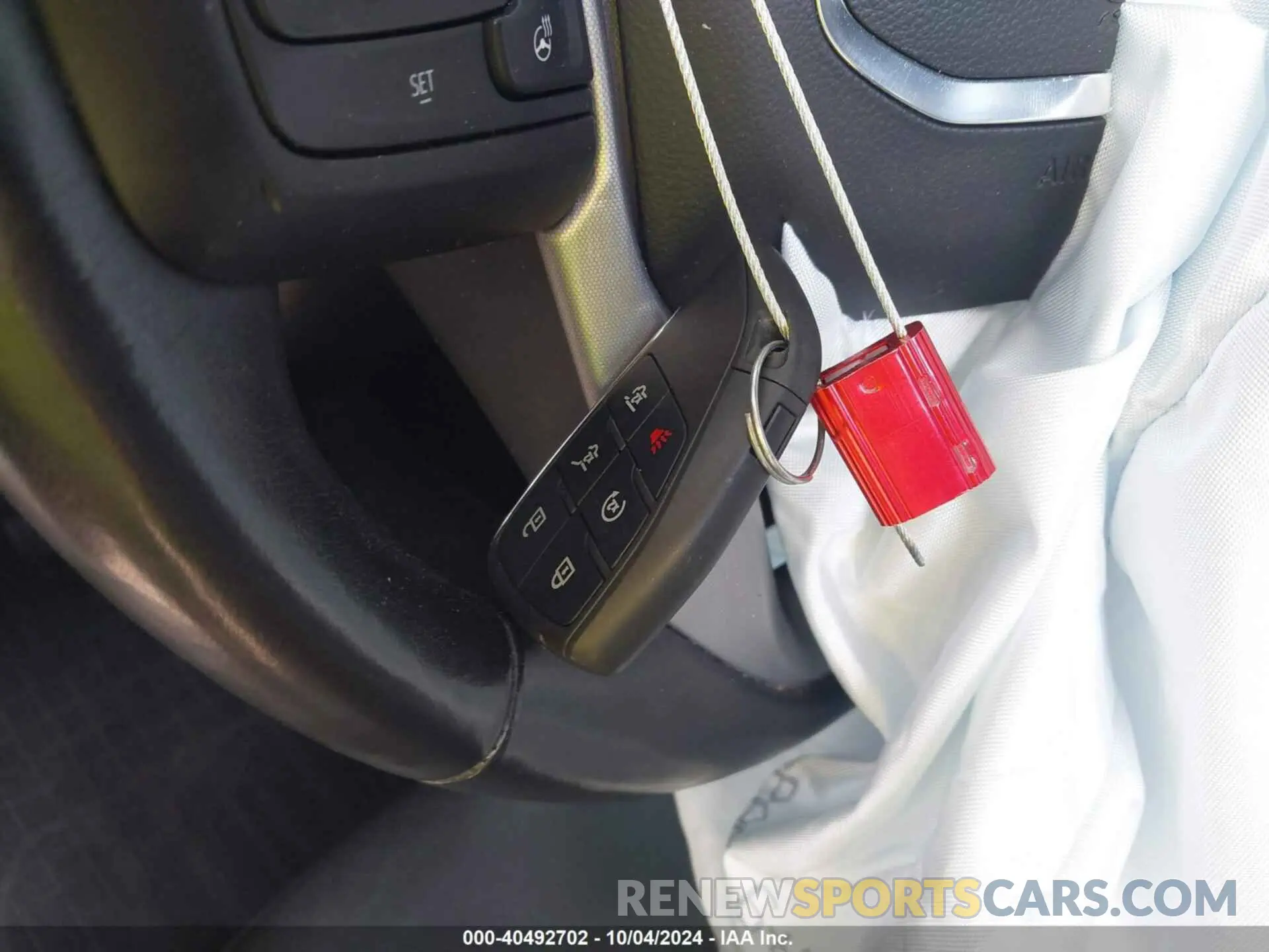 11 Photograph of a damaged car 1GKS2BKD4MR125362 GMC YUKON 2021