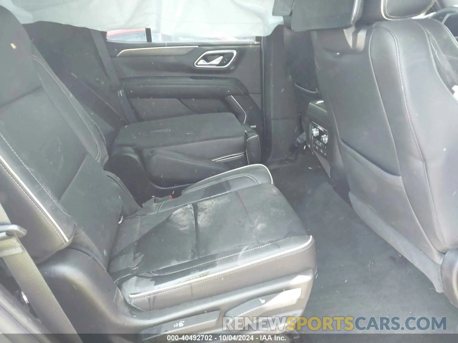 8 Photograph of a damaged car 1GKS2BKD4MR125362 GMC YUKON 2021