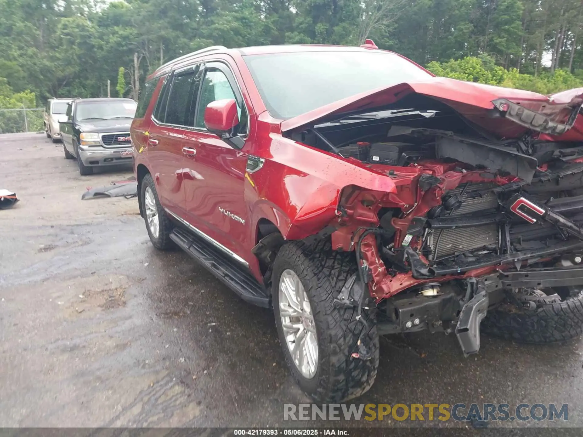 1 Photograph of a damaged car 1GKS2BKD4MR448858 GMC YUKON 2021