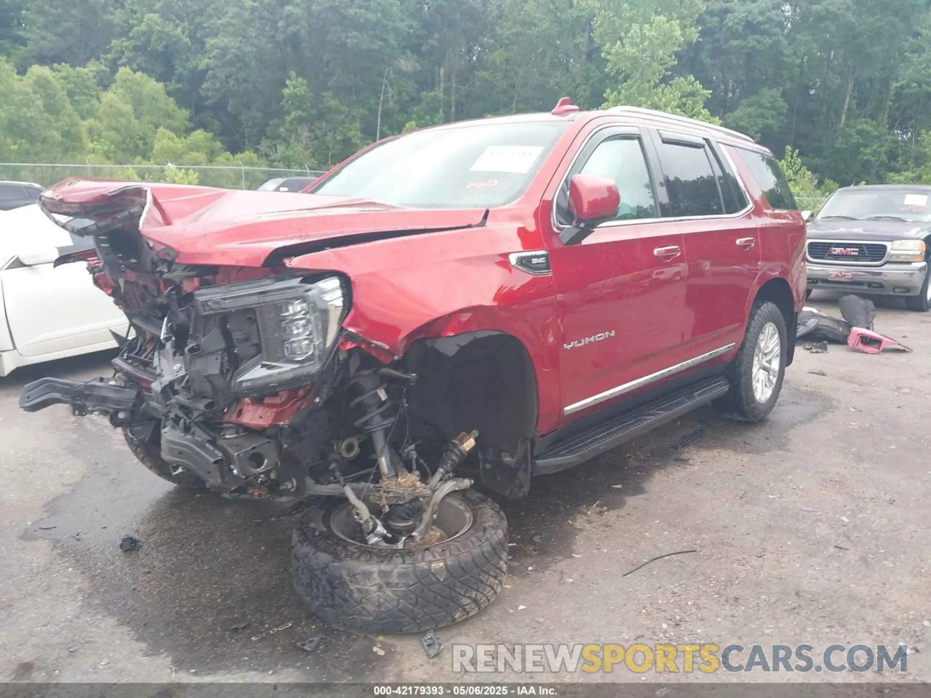 2 Photograph of a damaged car 1GKS2BKD4MR448858 GMC YUKON 2021