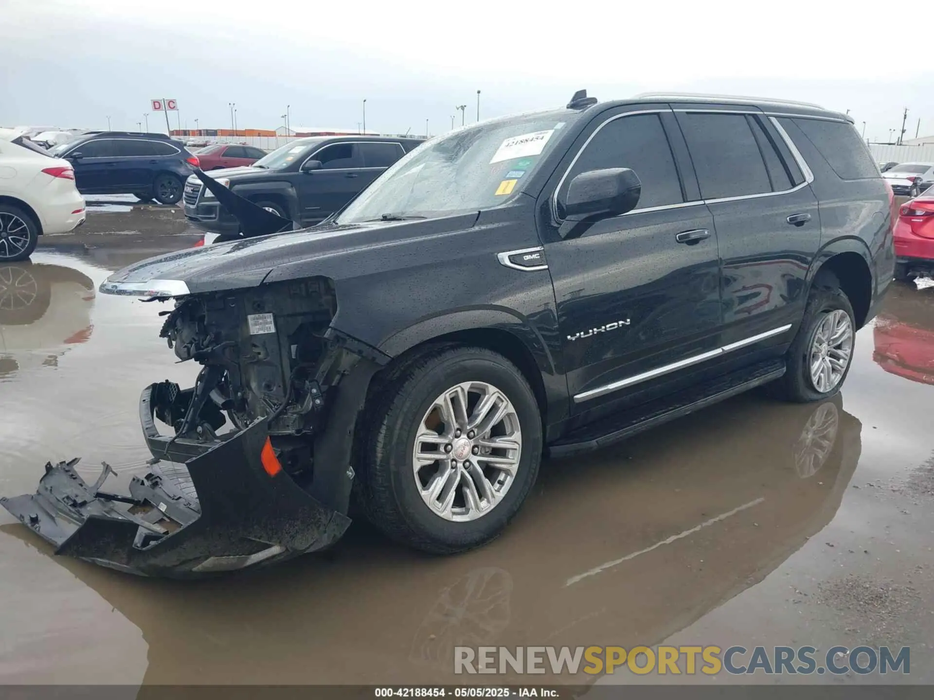 2 Photograph of a damaged car 1GKS2BKD5MR273228 GMC YUKON 2021