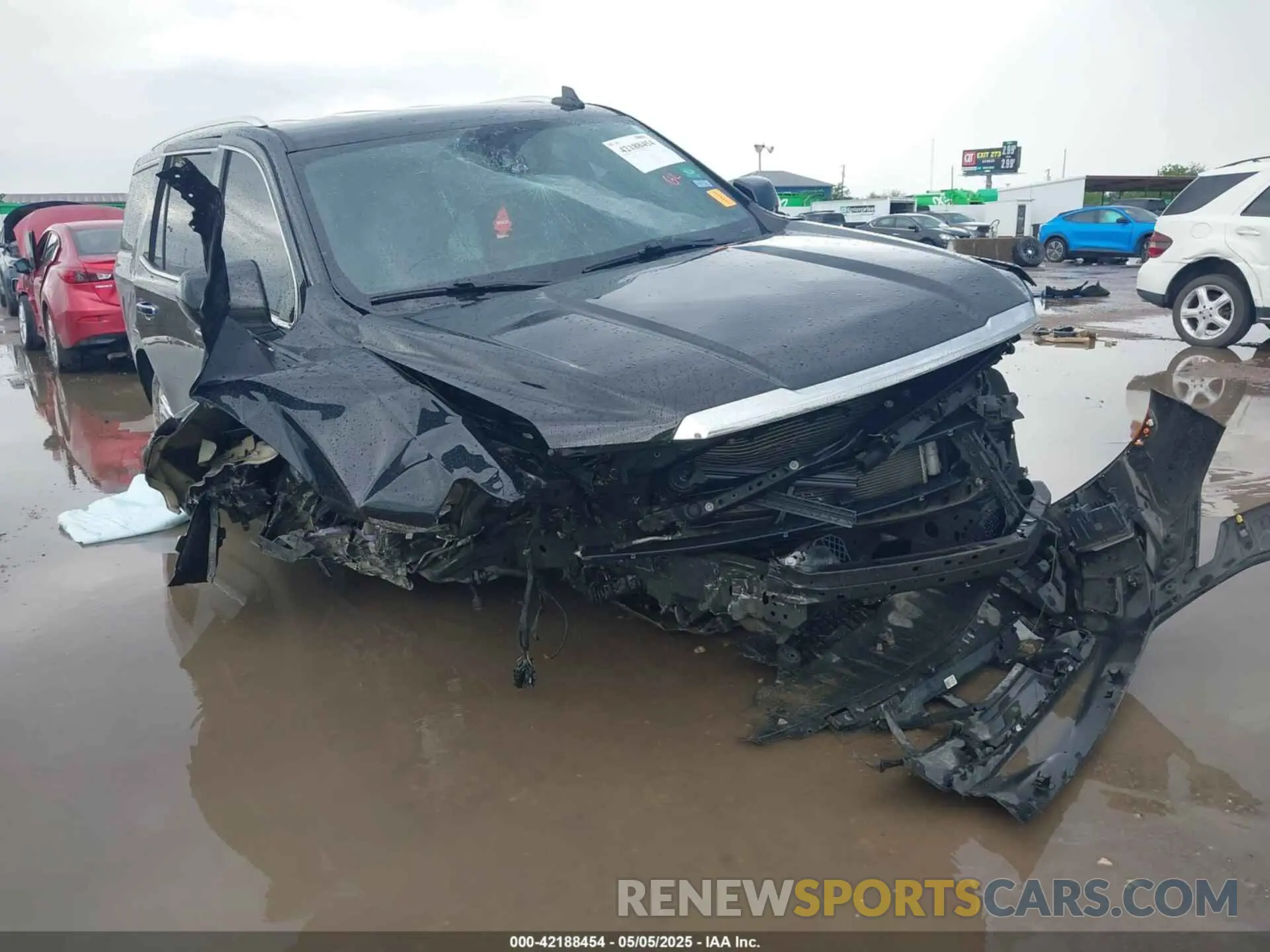 6 Photograph of a damaged car 1GKS2BKD5MR273228 GMC YUKON 2021