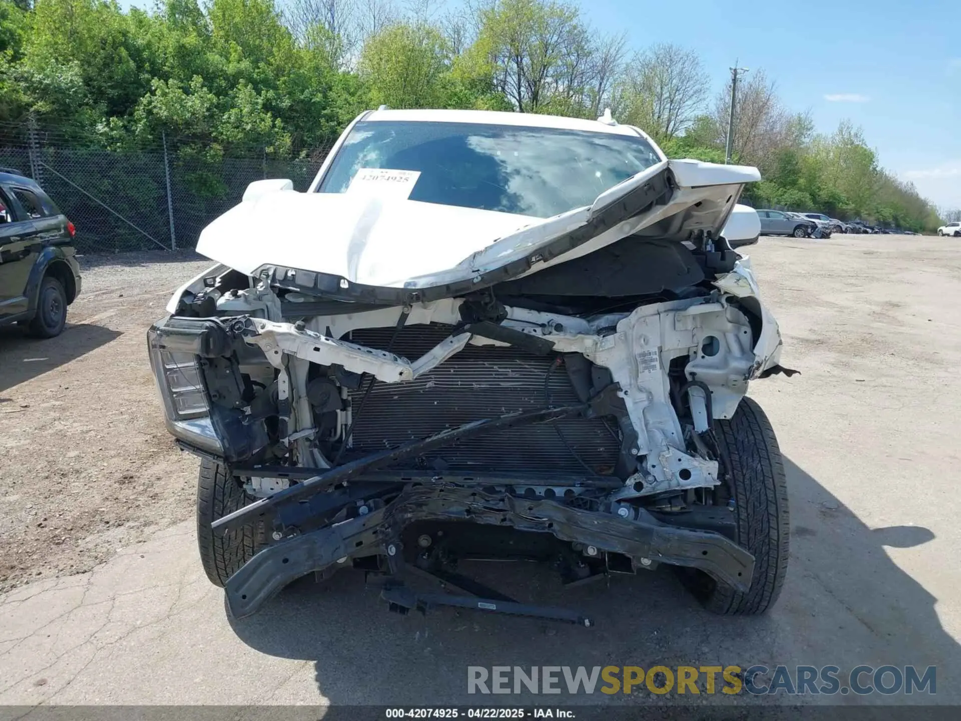 13 Photograph of a damaged car 1GKS2BKDXMR221495 GMC YUKON 2021