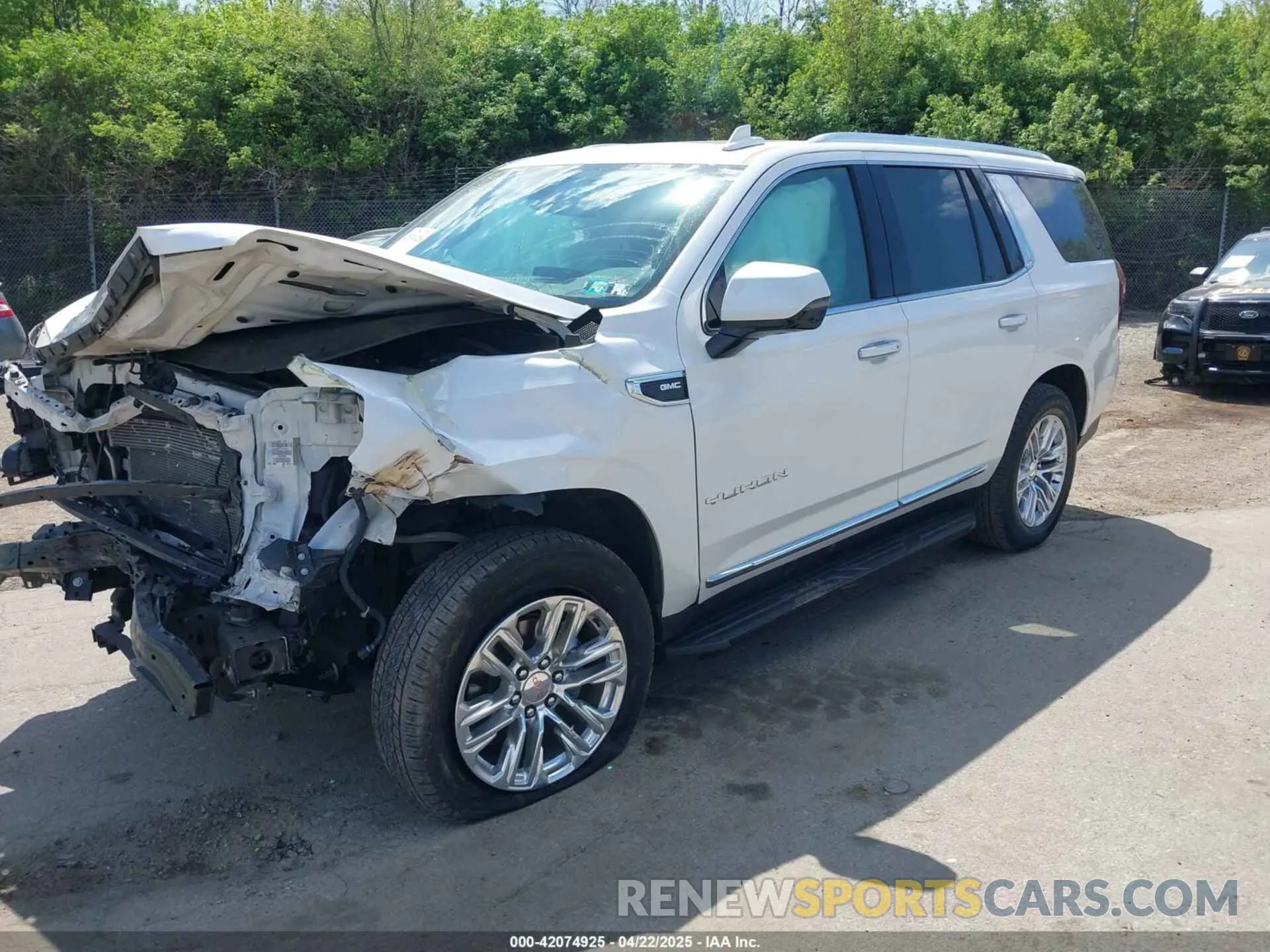 2 Photograph of a damaged car 1GKS2BKDXMR221495 GMC YUKON 2021
