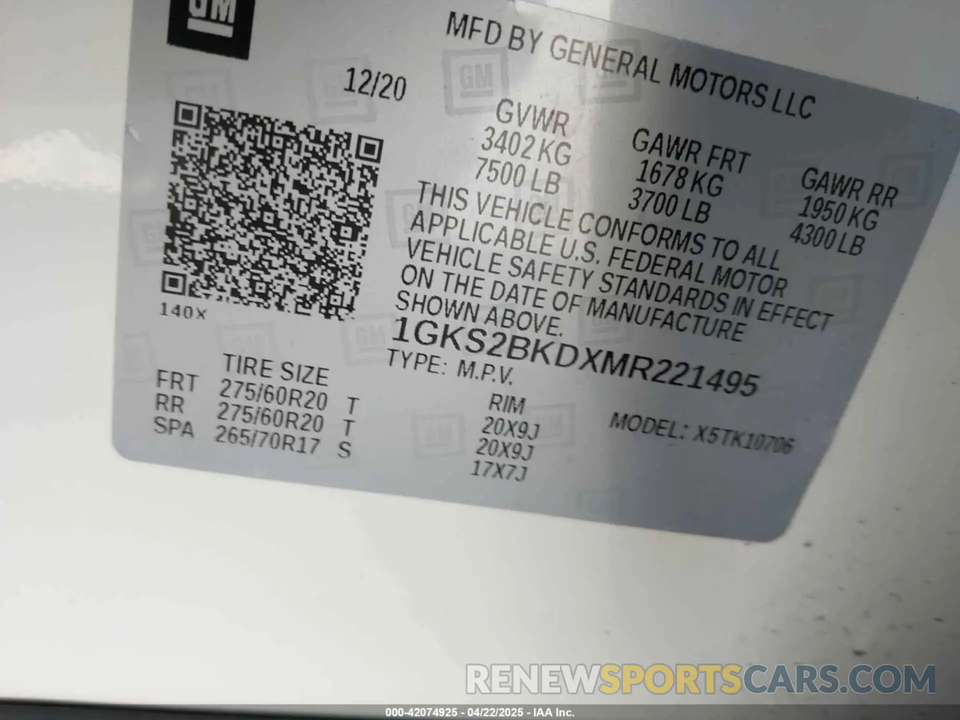 9 Photograph of a damaged car 1GKS2BKDXMR221495 GMC YUKON 2021