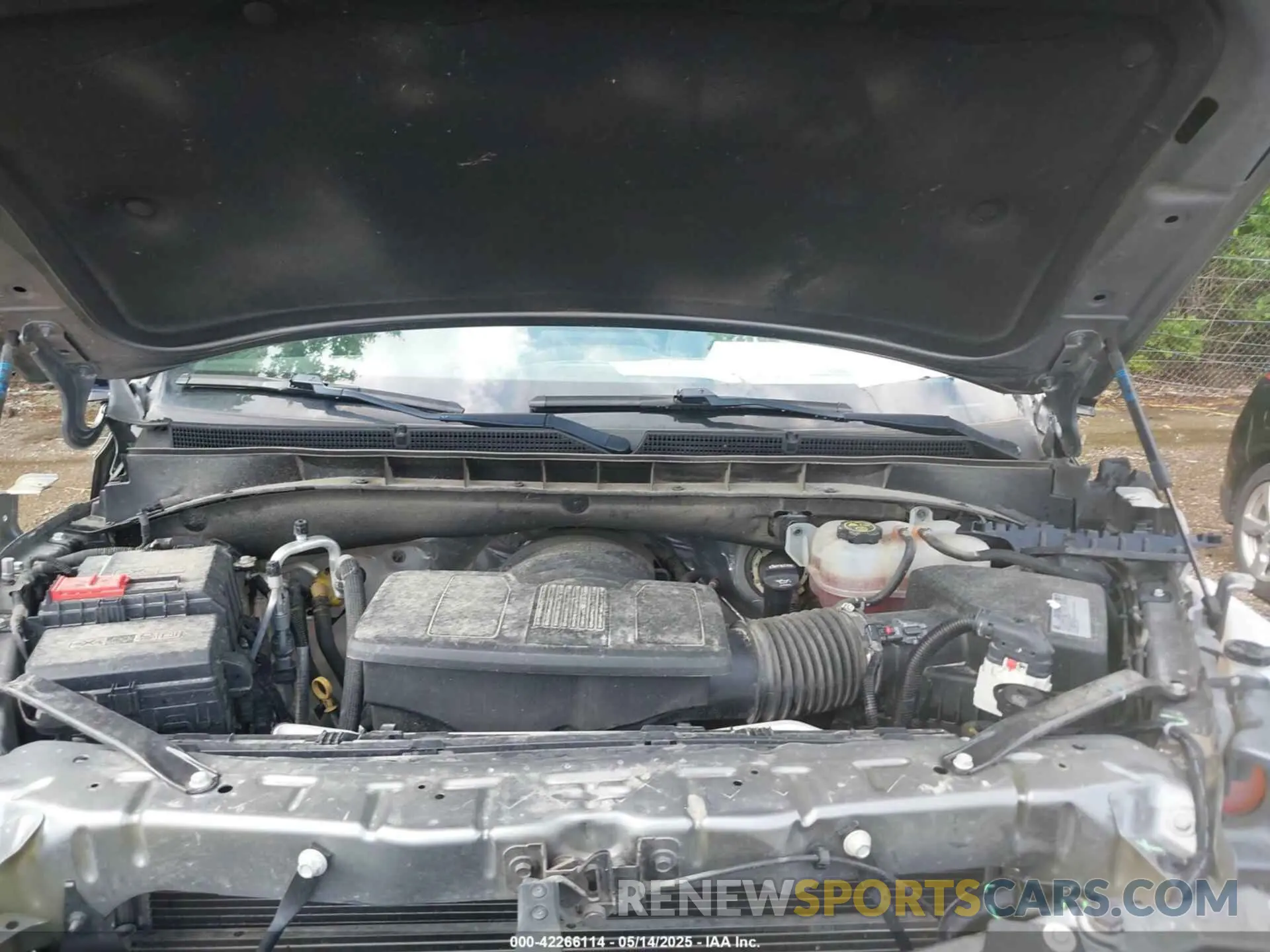 10 Photograph of a damaged car 1GKS2BKDXMR270146 GMC YUKON 2021