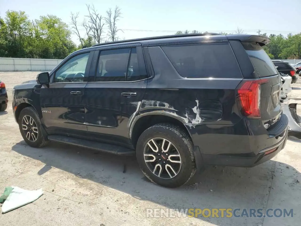 2 Photograph of a damaged car 1GKS2CKD0MR152127 GMC YUKON 2021