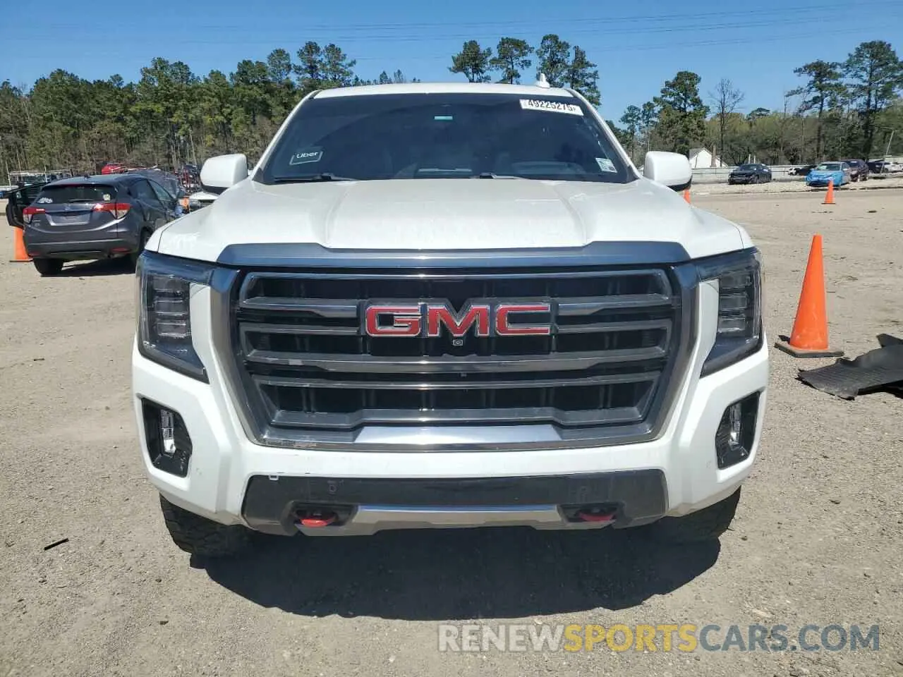 5 Photograph of a damaged car 1GKS2CKD0MR480616 GMC YUKON 2021