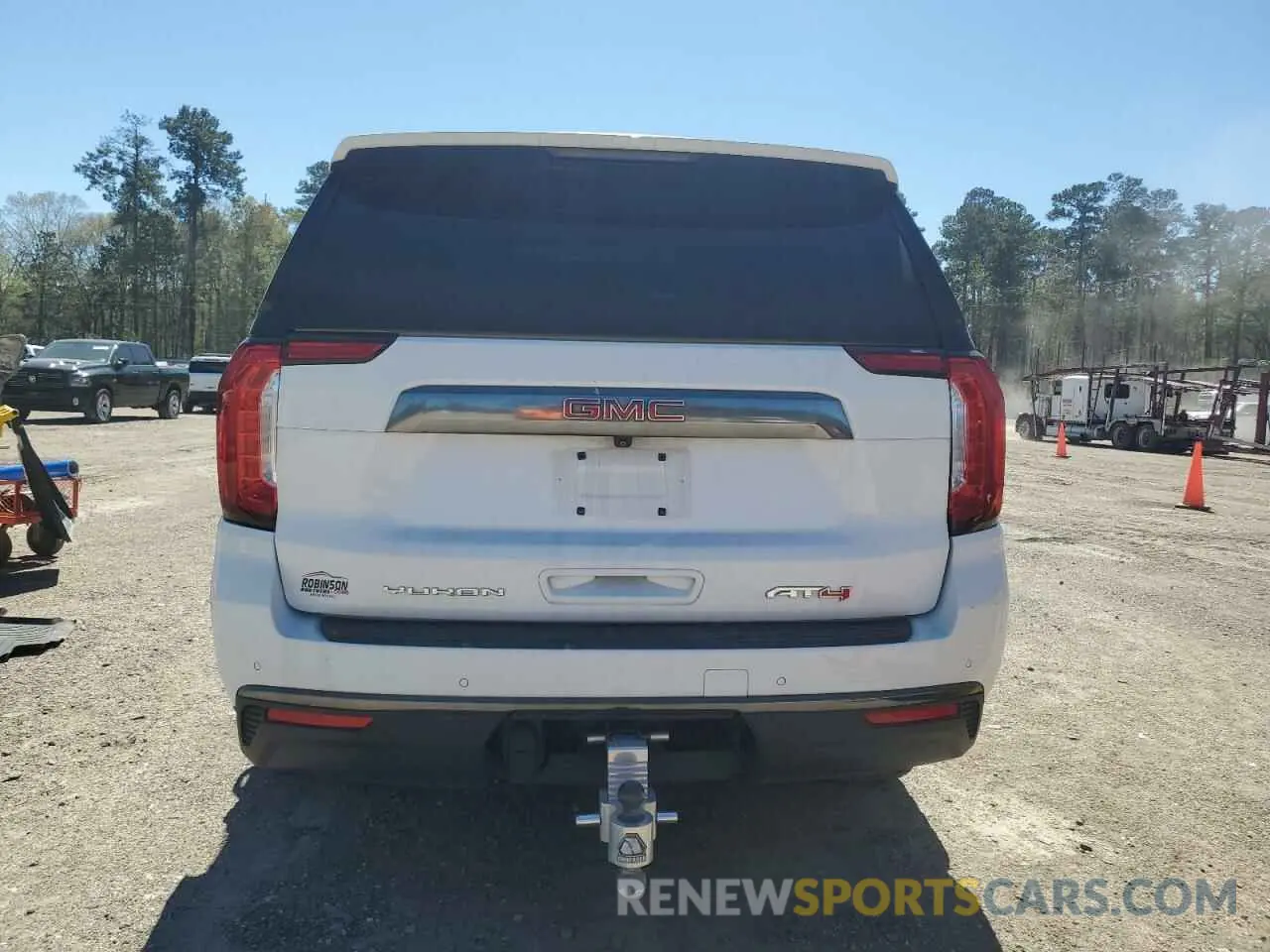 6 Photograph of a damaged car 1GKS2CKD0MR480616 GMC YUKON 2021