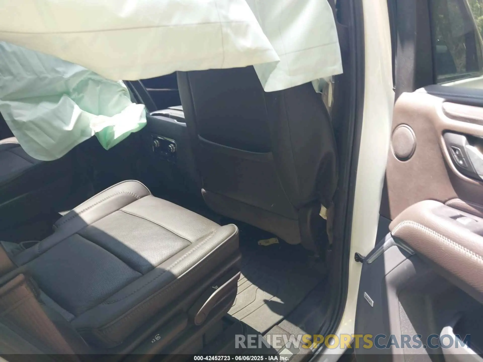 8 Photograph of a damaged car 1GKS2DKL0MR150133 GMC YUKON 2021