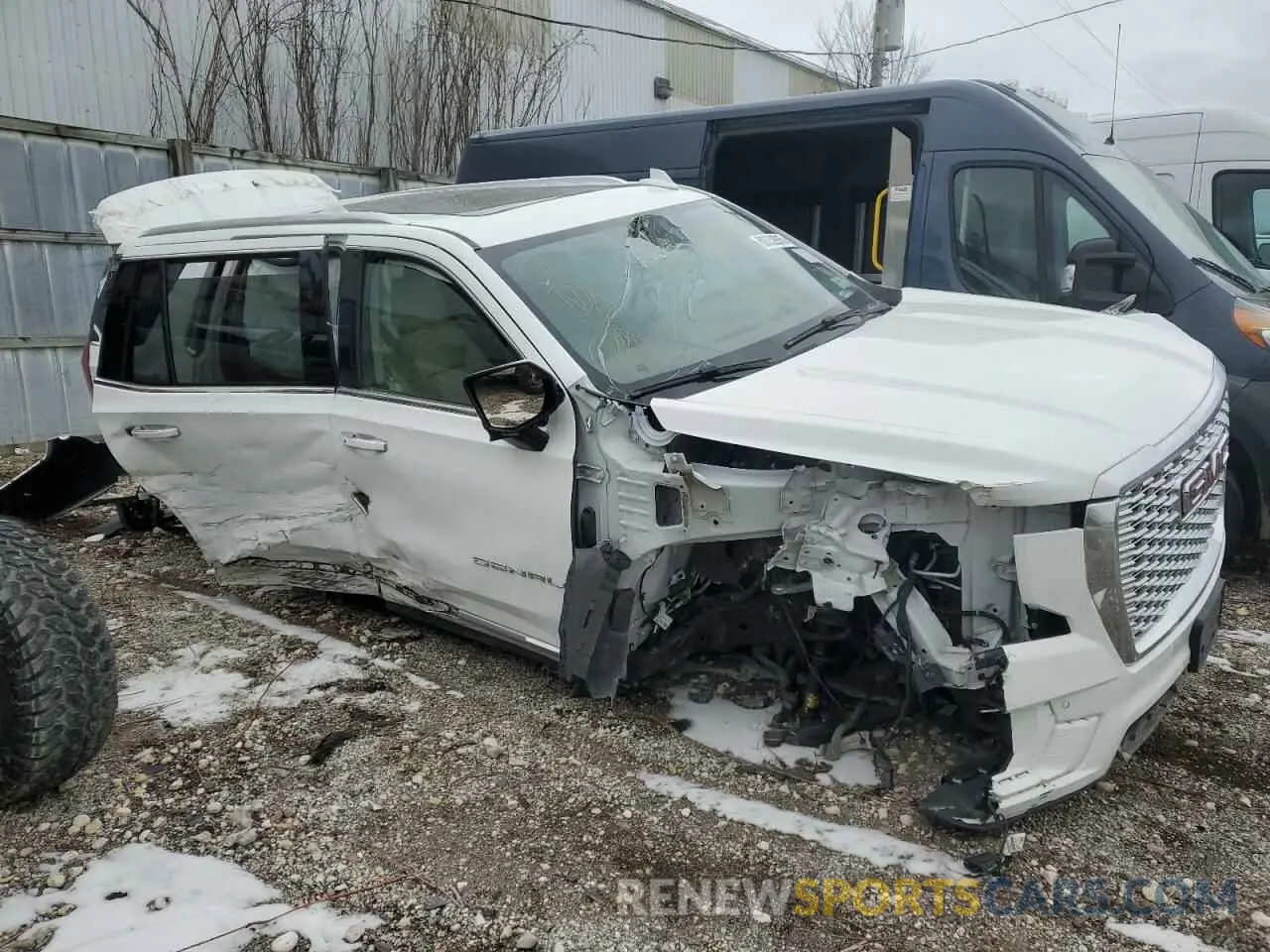 4 Photograph of a damaged car 1GKS2DKL0MR412765 GMC YUKON 2021