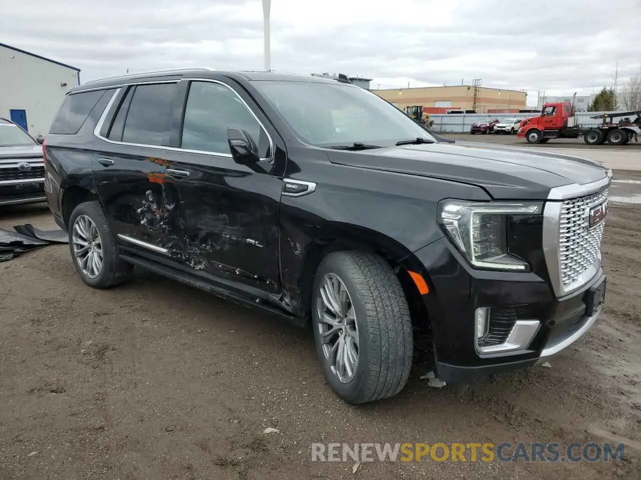 4 Photograph of a damaged car 1GKS2DKL3MR317195 GMC YUKON 2021