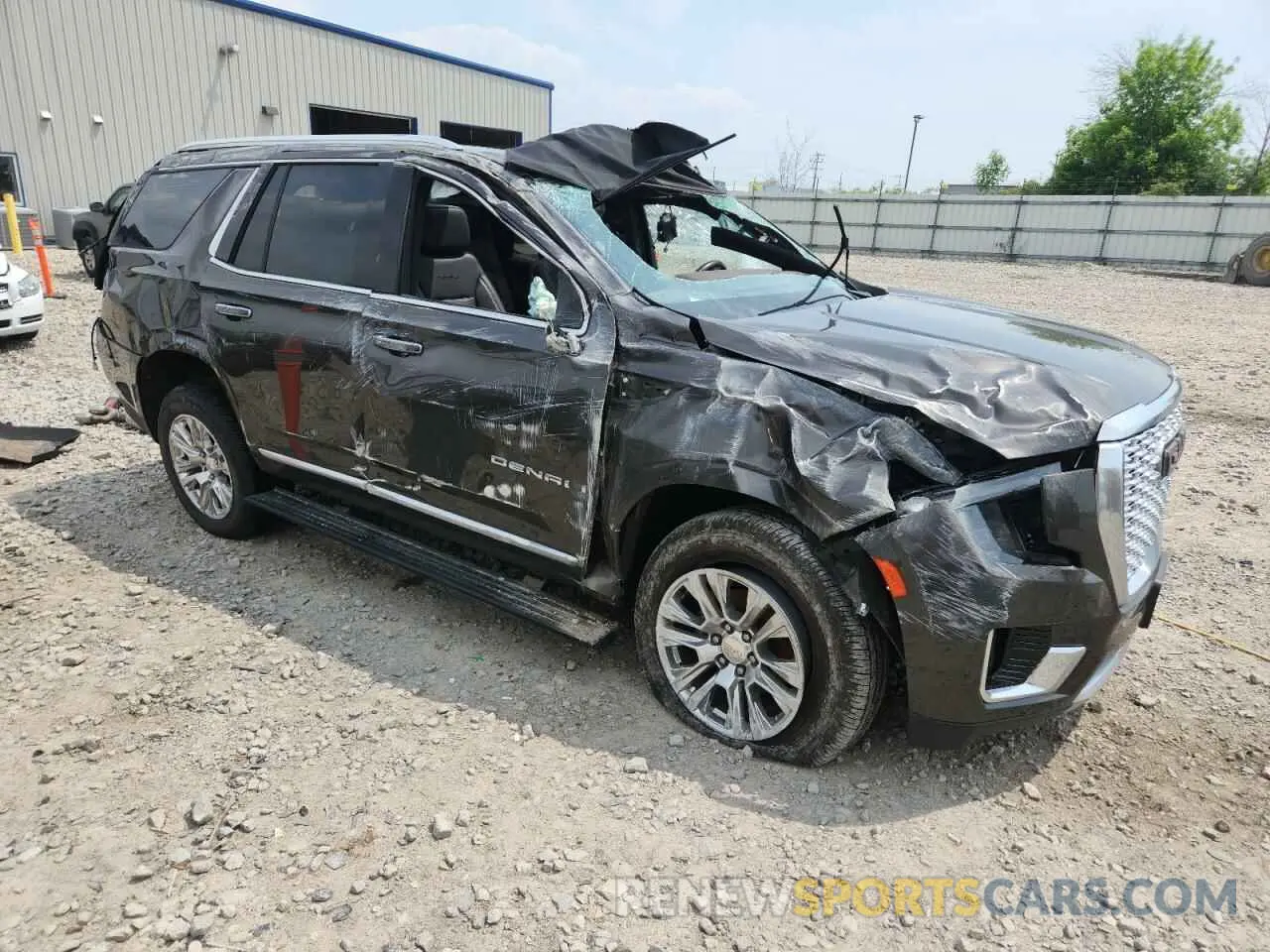 4 Photograph of a damaged car 1GKS2DKL4MR228994 GMC YUKON 2021