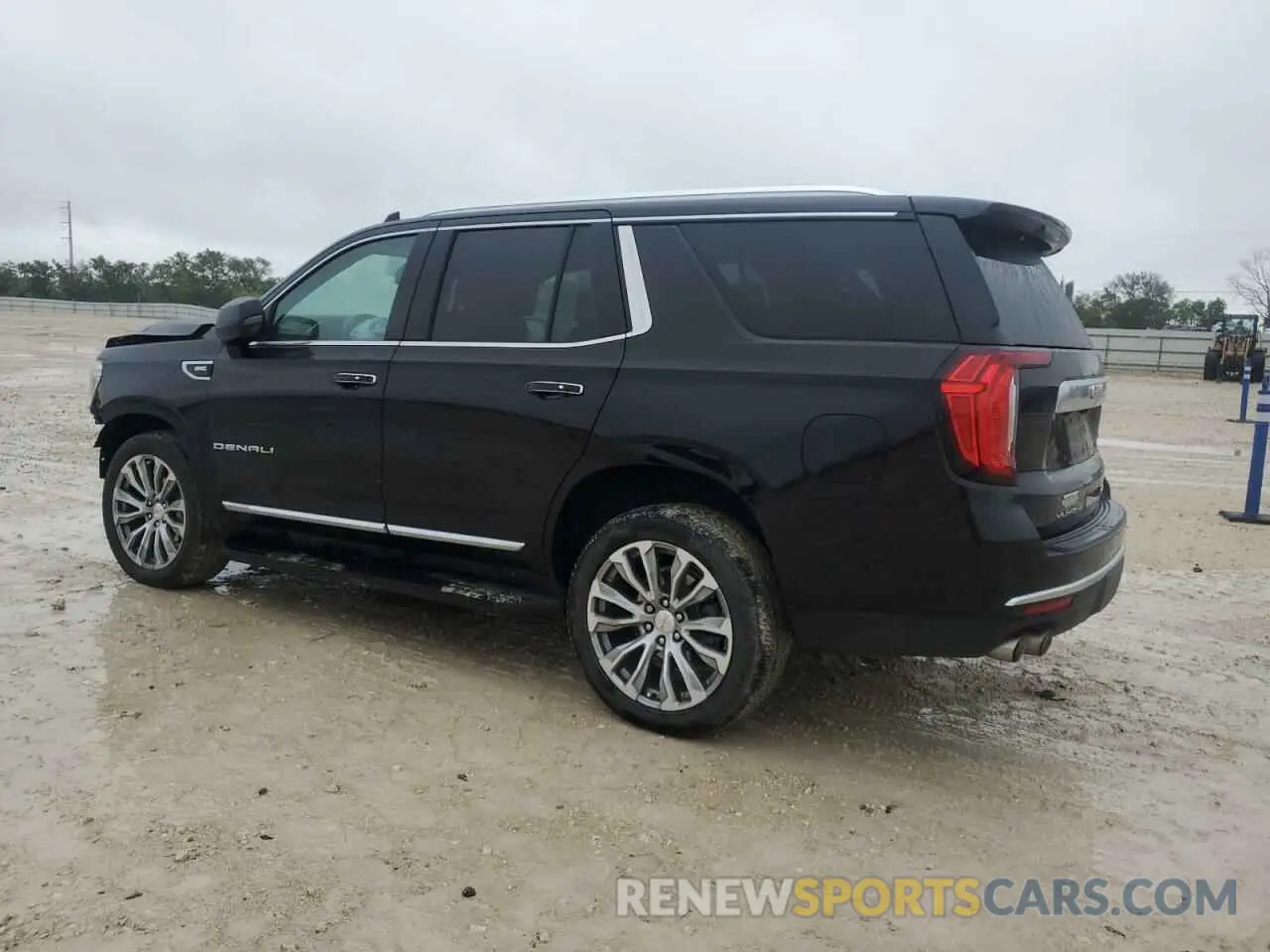 2 Photograph of a damaged car 1GKS2DKL5MR432641 GMC YUKON 2021