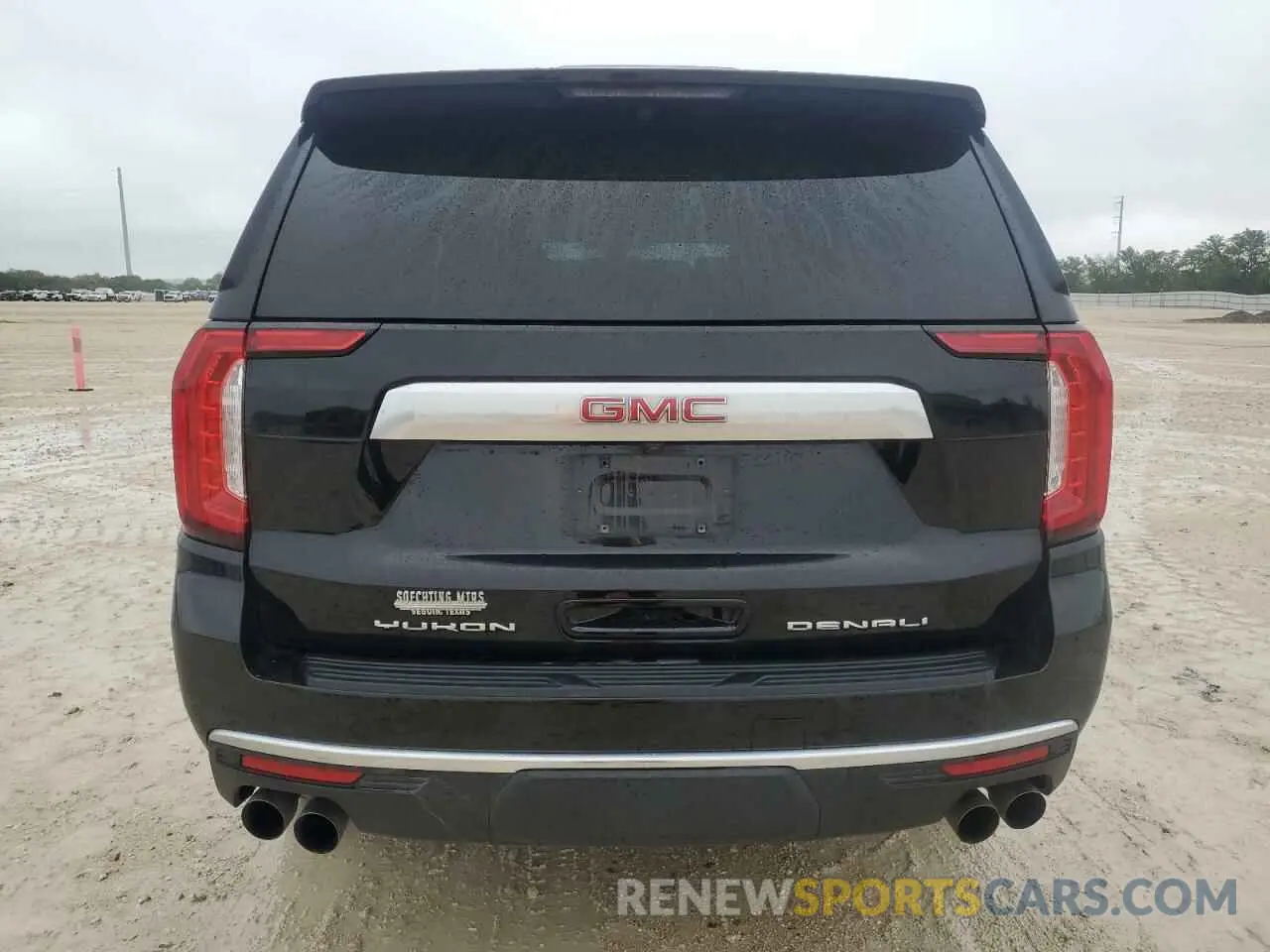6 Photograph of a damaged car 1GKS2DKL5MR432641 GMC YUKON 2021