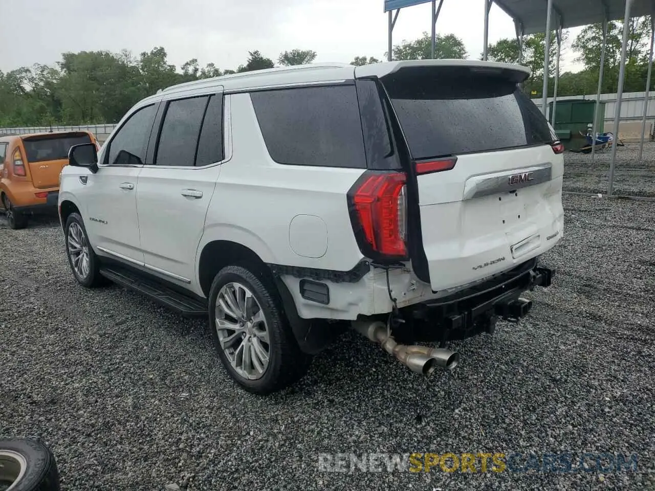 2 Photograph of a damaged car 1GKS2DKL5MR492483 GMC YUKON 2021