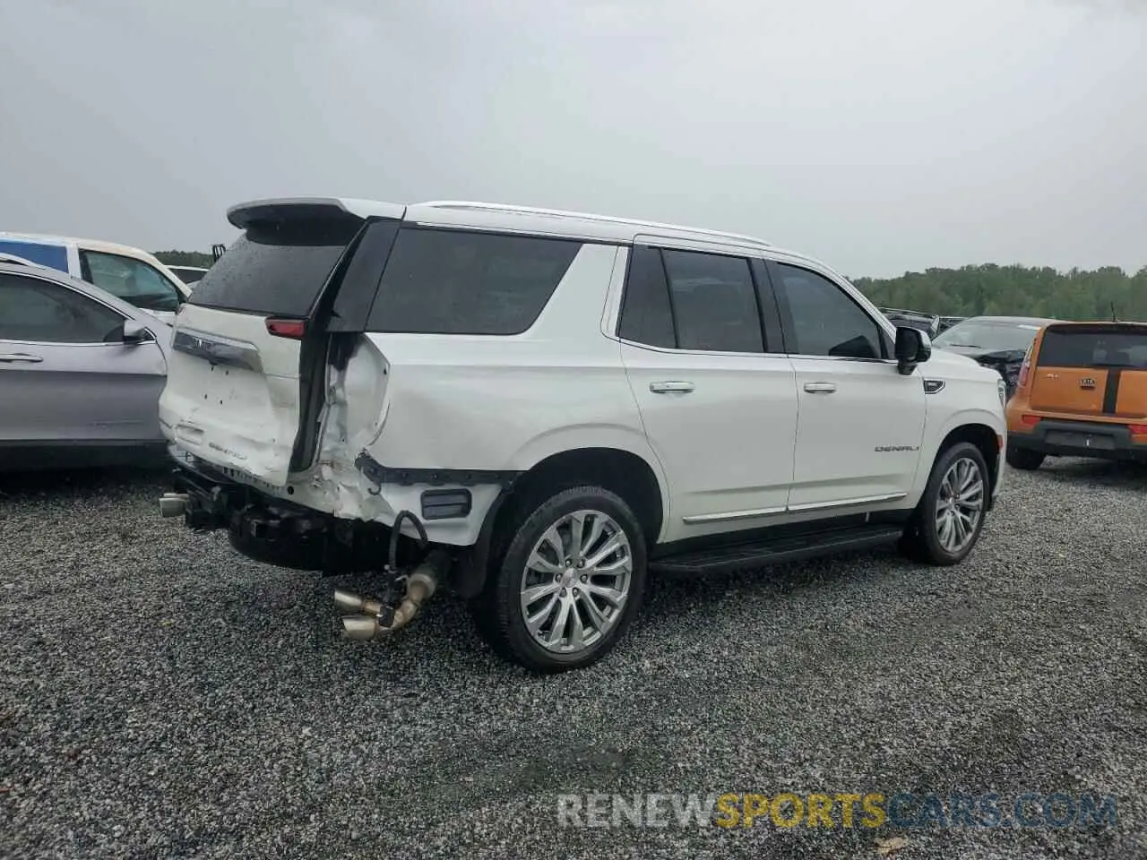 3 Photograph of a damaged car 1GKS2DKL5MR492483 GMC YUKON 2021