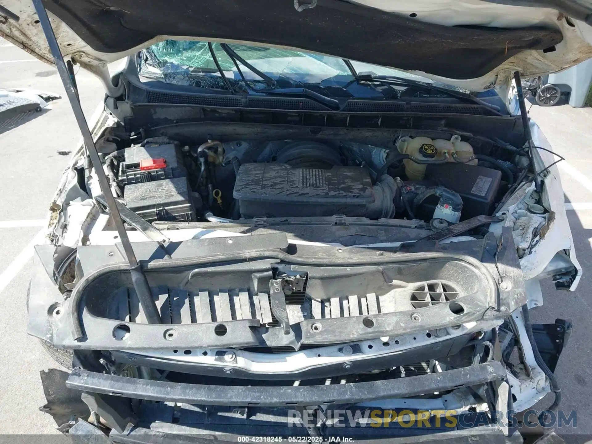 10 Photograph of a damaged car 1GKS2DKL6MR187753 GMC YUKON 2021