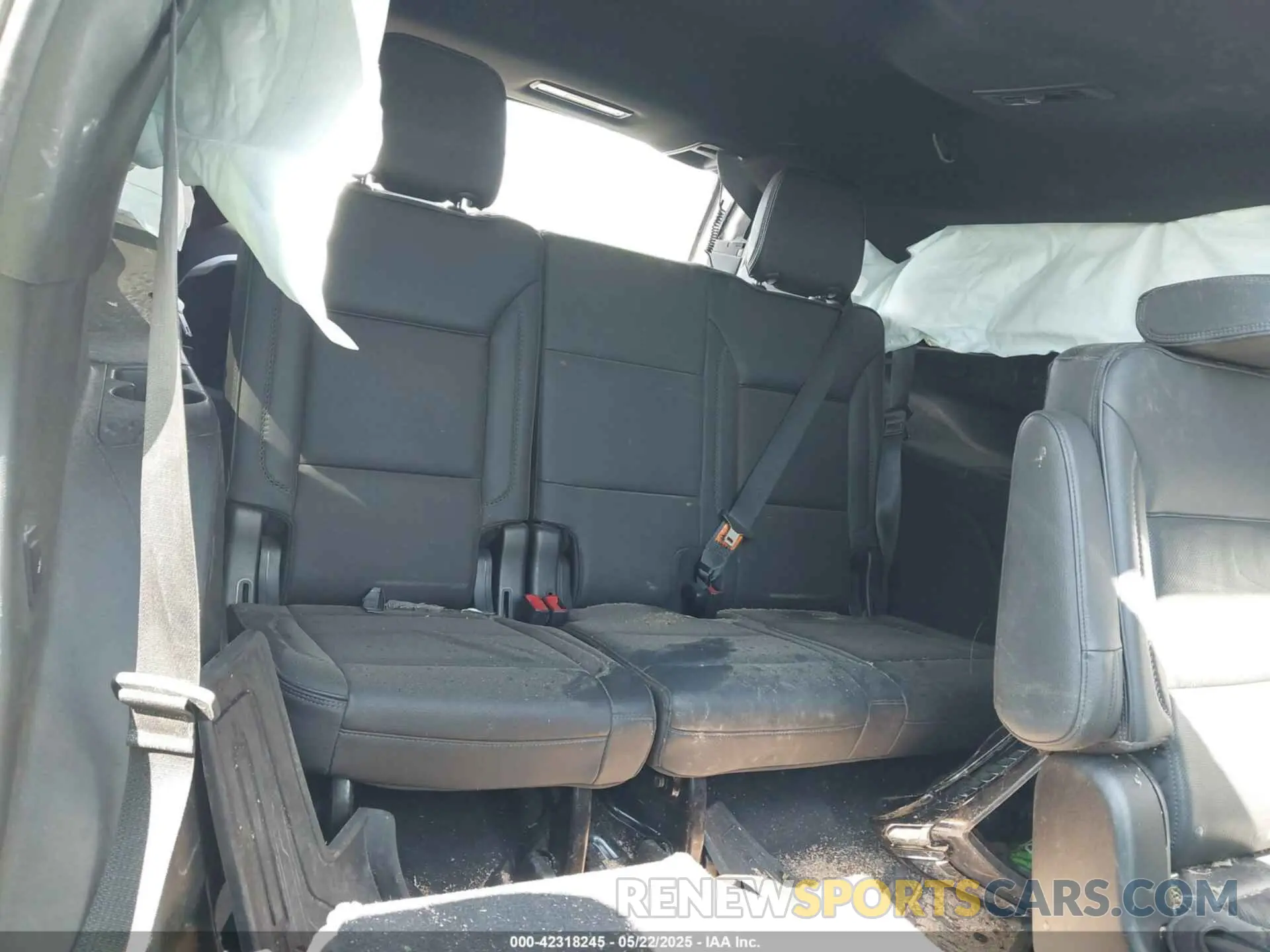 13 Photograph of a damaged car 1GKS2DKL6MR187753 GMC YUKON 2021